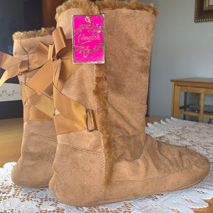 NWT Candie’s slipper boots